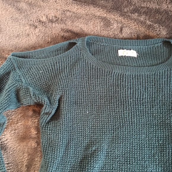 Hollister Cold-Shoulder Sweater - Picture 2 of 3